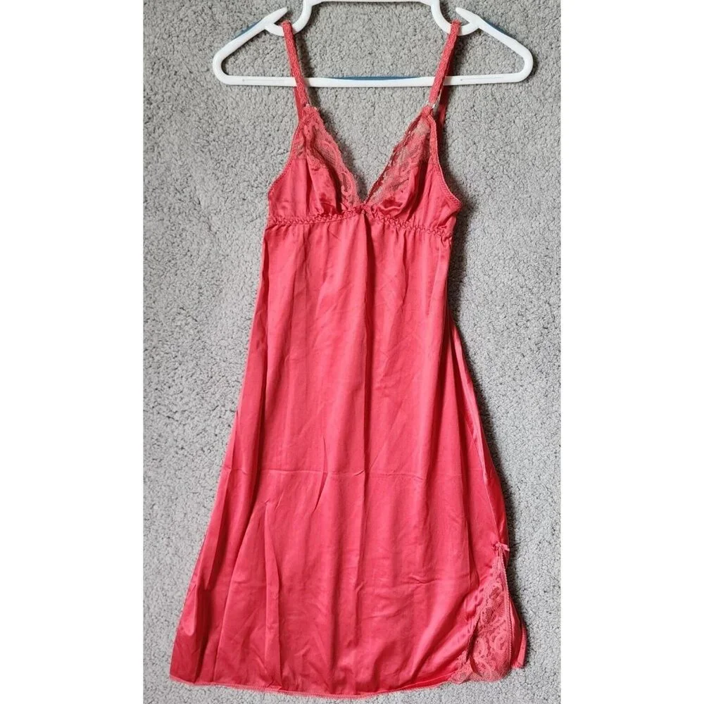 Vintage JC Penney Women's Sleeveless Nightgown Slip Sleepwear Lace Accents Sz 32